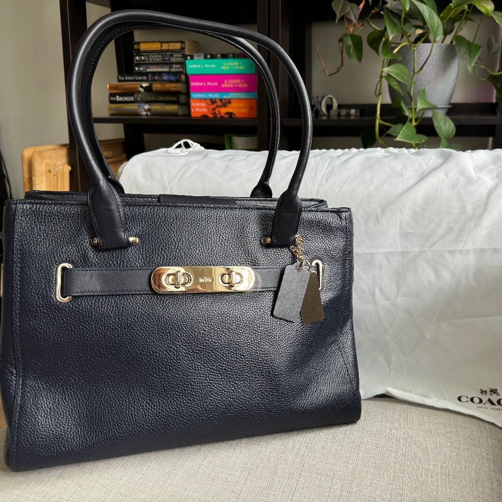 COACH Swagger Carryall Tote - Navy